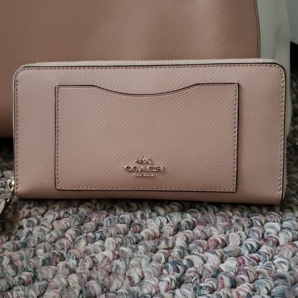 Coach purse and matching coach wallet - Picture 2 of 5